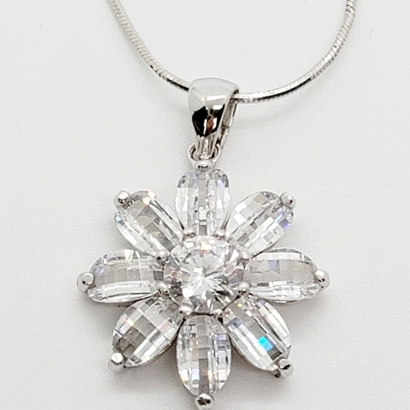 NWOT Sterling Silver Flower Crystal necklace - Picture 3 of 5